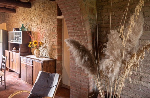 Sasso dʼOmbrone Villa | Lovely apartment in villa with pool, WIFI, A/C, TV, patio, pets allowed and panoramic view