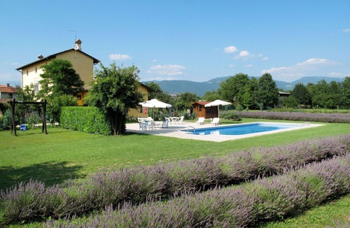 Povoletto House | Lovely apartment in villa for 4 people with WIFI, pool, A/C, TV, terrace and pets allowed