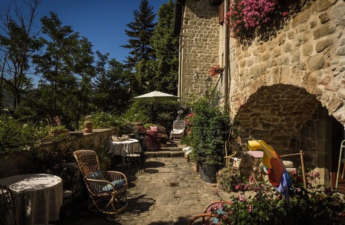 Roccafluvione Villa | Lovely apartment in villa for 5 guests with WIFI, TV, patio and pets allowed, close to Ascoli Pi.