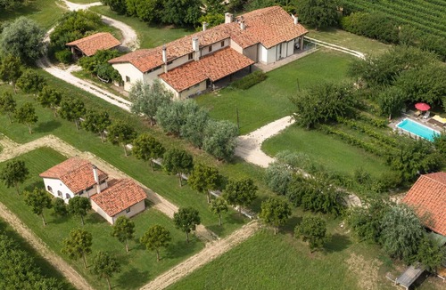 Silea House | Lovely apartment in villa for 4 guests with pool, WIFI, A/C, patio and pets allowed