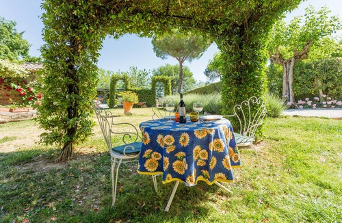 Montepulciano House | Lovely apartment in Montepulciano countryside, wine tours, bike tours, relax