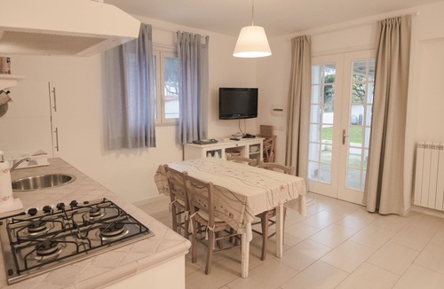 San Felice Circeo Apartment | Lovely garden apartment, centrally located and close to the sea