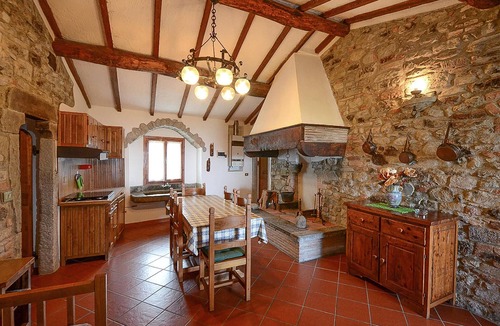 Castelfranco di Sopra House | Lovely home in Castelfranco di Sopra with house a panoramic view