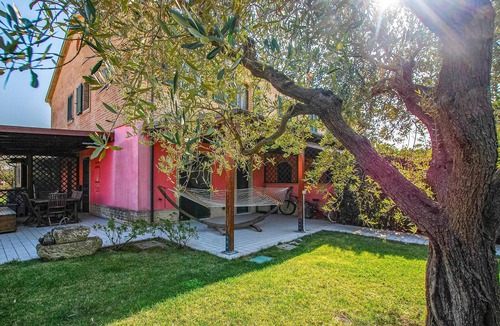Villa Musone House | Lovely home in Porto Recanati with WiFi