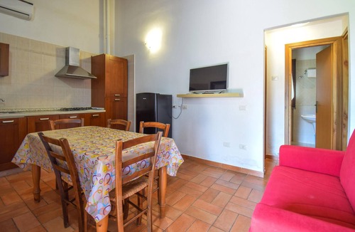 Pescia Romana House | Lovely home in Pescia Romana with WiFi