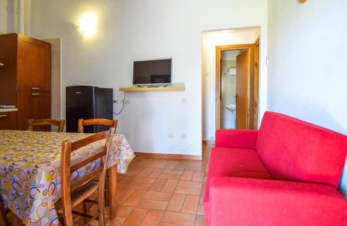 Pescia Romana House | Lovely home in Pescia Romana with WiFi