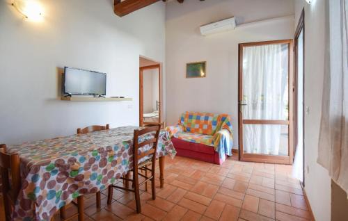 Pescia Romana House | Lovely Home In Pescia Romana With Wifi