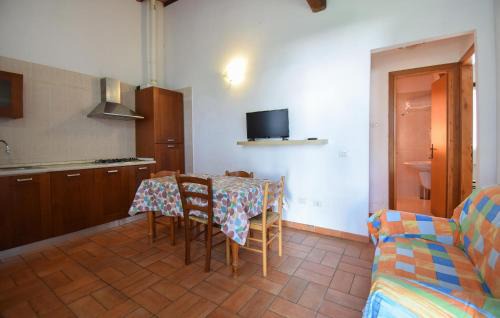 Pescia Romana House | Lovely Home In Pescia Romana With Wifi
