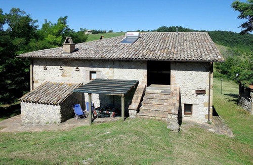 Castiglione in Teverina Villa | Lovely apartment in villa for 2 people with WIFI, pool and patio