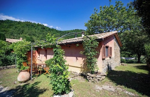 Assisi Cottage | Lovely Two Bedrooml Cottage, Swimming Pool, Free WIFI (Cimabue)