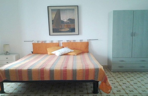 Villanova Apartment | Low Cost Orange Studio Apartment, Kitchen Air Conditioning :Beach Holiday Apulia