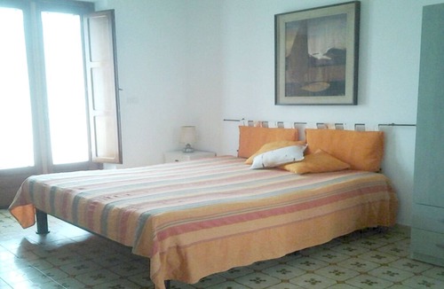 Villanova Apartment | Low Cost Orange Studio Apartment, Kitchen Air Conditioning :Beach Holiday Apulia