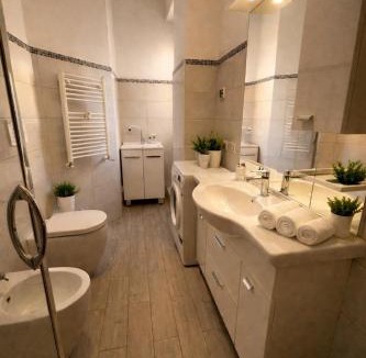 Quartiere XVII Trieste Apartment | Lucens Domus Appartamento Roma quartiere Trieste - vicino Metro b1 -