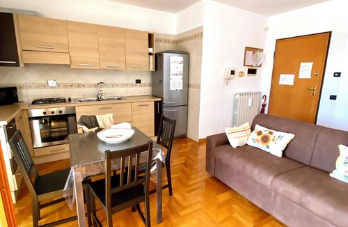 Aurelio Apartment | Luigina's apartment with a terrace near Metro Line A