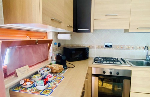 Aurelio Apartment | Luigina's apartment with a terrace near Metro Line A