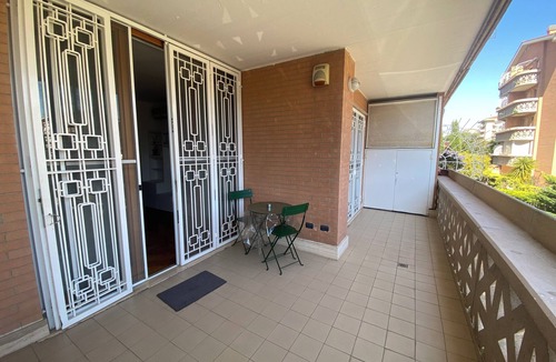 Aurelio Apartment | Luigina's apartment with a terrace near Metro Line A