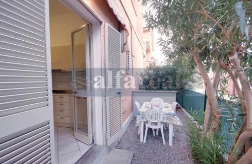 Castiglione della Pescaia Apartment | Luisa Ponente, 100 mt dal mare, clima, spazio esterno, wifi! by Alfareal