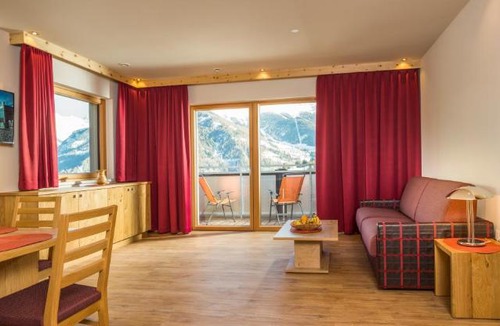 Ladis Hotel | Luxapart