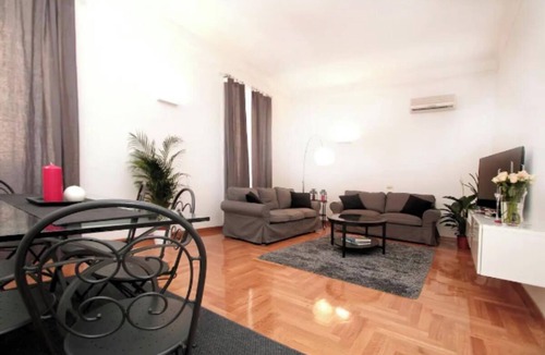 Prati Apartment | Luxurious Apartment Near Borgo Pio and Vatican