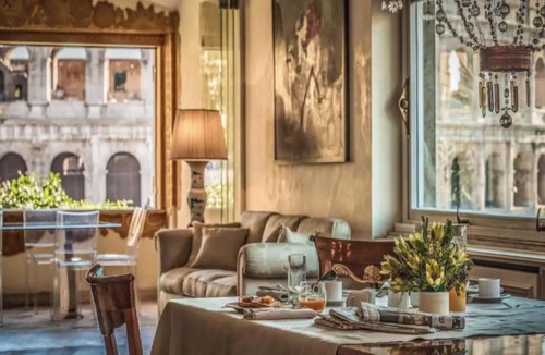 Monti Apartment | Luxurious Apartment Overlooking the Colosseum