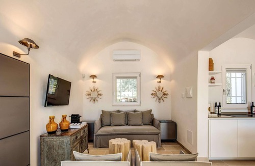 Ostuni Villa | Luxurious Villa "Lamia del Riccio" with Pool, Wi-Fi, A/C, Terrace & Garden
