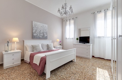 Dorsoduro Apartment | Luxury Apartment ideal for large families and groups - Accademia area