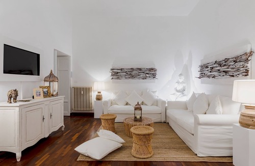 Rione VII Regola Apartment | LUXURY HISTORIC APARTMENT