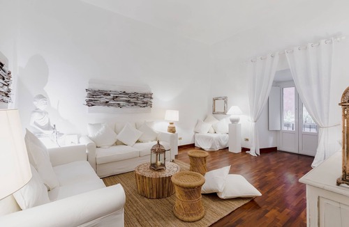 Rione VII Regola Apartment | LUXURY HISTORIC APARTMENT