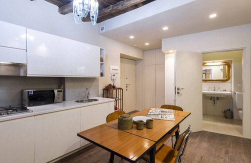 Monti Apartment | Luxury One Bedroom Fori Imperiali