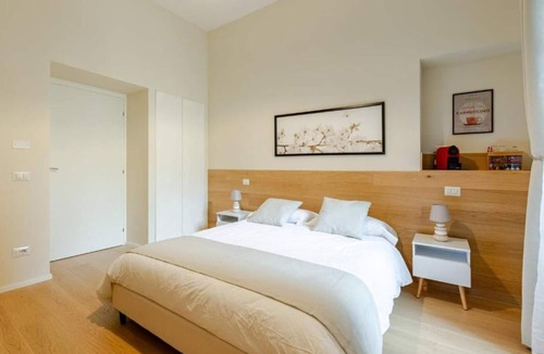 Rione IV Campo Marzio Apartment | Luxury room with private bathroom in the historic center of Rome.