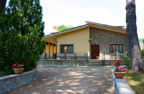 Castiglion Fiorentino Villa | Luxury villa with private pool and large garden on the outskirts of Castiglion Fiorentino, reachable