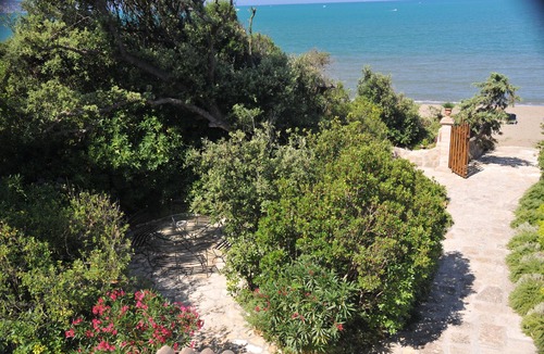 Orbetello Villa | Luxury Villa 20 steps from the beach.