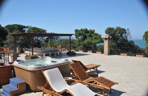 Orbetello Villa | Luxury Villa 20 steps from the beach.