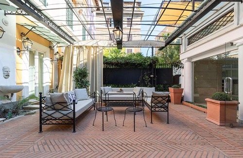 Universita Apartment | Luxury Villa Private Pool