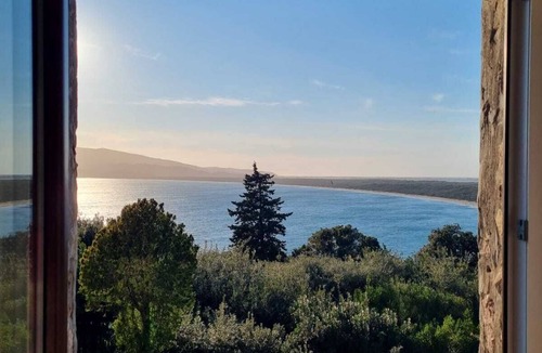 Ansedonia Villa | Luxury villa with beachfront pool