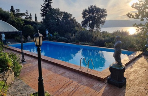 Ansedonia Villa | Luxury villa with beachfront pool
