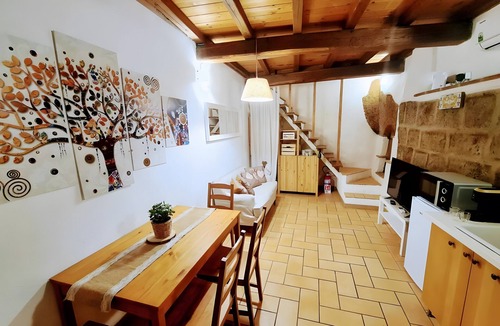 Sutri Apartment | 'Mad House Sutri' Apartment with Wi-Fi and Air Conditioning