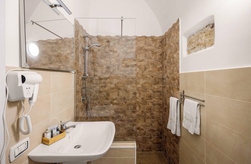 Terrasini Bed & Breakfast | Madre Terra Airport Rooms and Suites