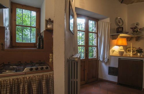 Proceno Apartment | Magie im Schloss, Unterkunft mit Schwimmbad' by Interhome
