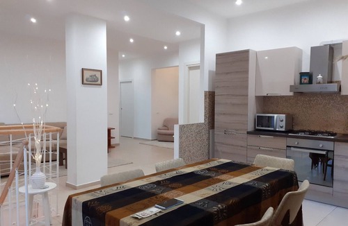 Quartiere XXXIV Lido di Ostia Levante Apartment | Magnificent Apartment in Downtown Ostia