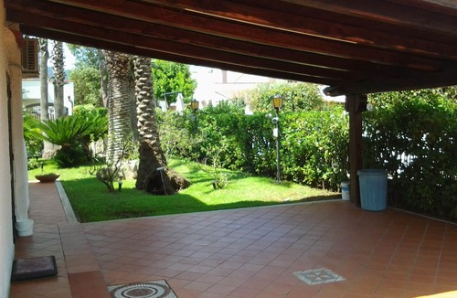 Colonia Elena Villa | Magnificent villa with swimming pool in beachfront residence