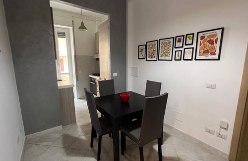 Tuscolano Apartment | Maison Roberto - 7 minutes away from Colli Albani station, residential