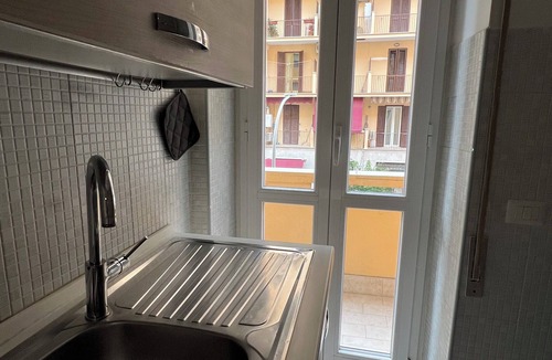 Tuscolano Apartment | Maison Roberto - 7 minutes away from Colli Albani station, residential