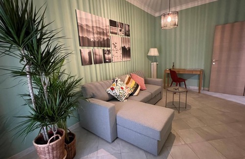 Tuscolano Apartment | Maison Roberto - 7 minutes away from Colli Albani station, residential