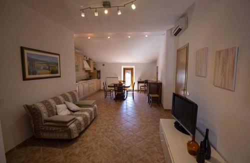 Buriano House | Maremma Charm: 2 Bathrooms, AC & WiFi 15' from Castiglione della Pescaia