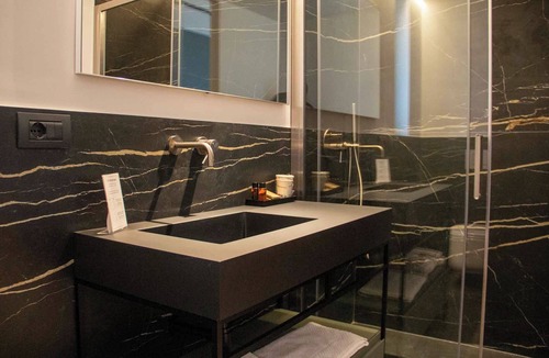 Bari City Centre Hotel | MARI Luxury Rooms and Suites