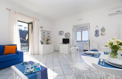 Piano di Sorrento House | Marina Blu House with Sea View, Wi-Fi, and Air Conditioning