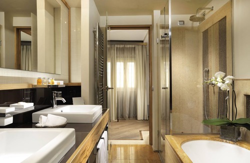 Rione IV Campo Marzio Hotel | Mario de Fiori 37