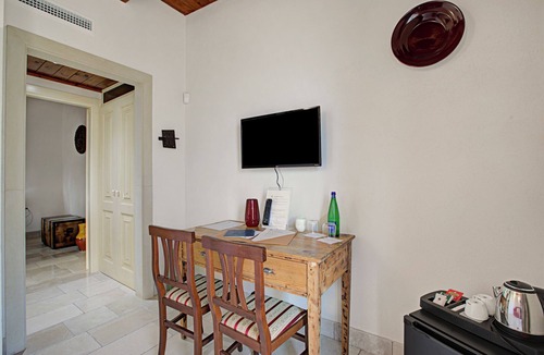 Villa Castelli House | Masseria Antoglia Melograno Classic Room, Villa Castelli, Italy