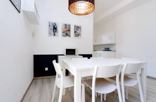 Rione III Colonna Apartment | Mercede, Sunny 2 Br Flat With Terrace By Halldis